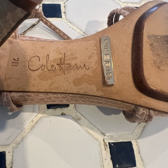 EUC SZ 7 Cole Haan Light Pink Strappy Heels - Picture 4 of 4